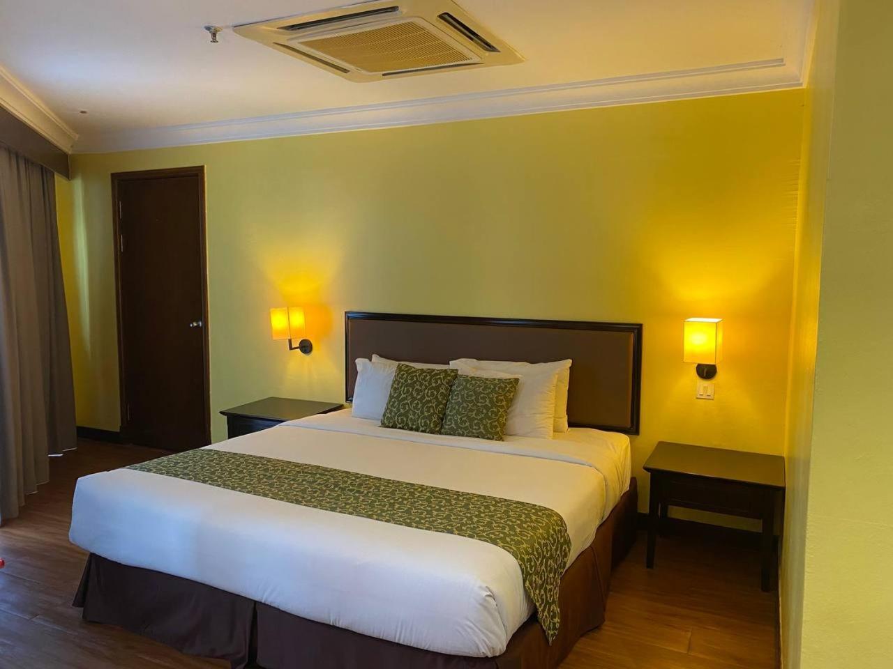 Ehsan Seaview Hotel Port Dickson Exterior foto